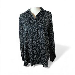 EUC Foxcroft Wrinkle Free Button Down Blouse.